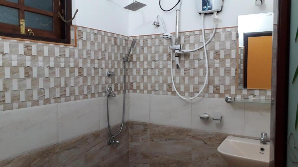 فندق Blue Point Rest تانجالي المظهر الخارجي الصورة